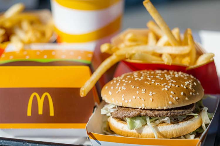 スターバックスまたはマクドナルドの2,000円分のギフトカードプレゼント！
